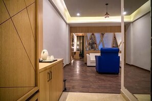 TV - Via Lakhela Resort & Spa (Kumbhalgarh)