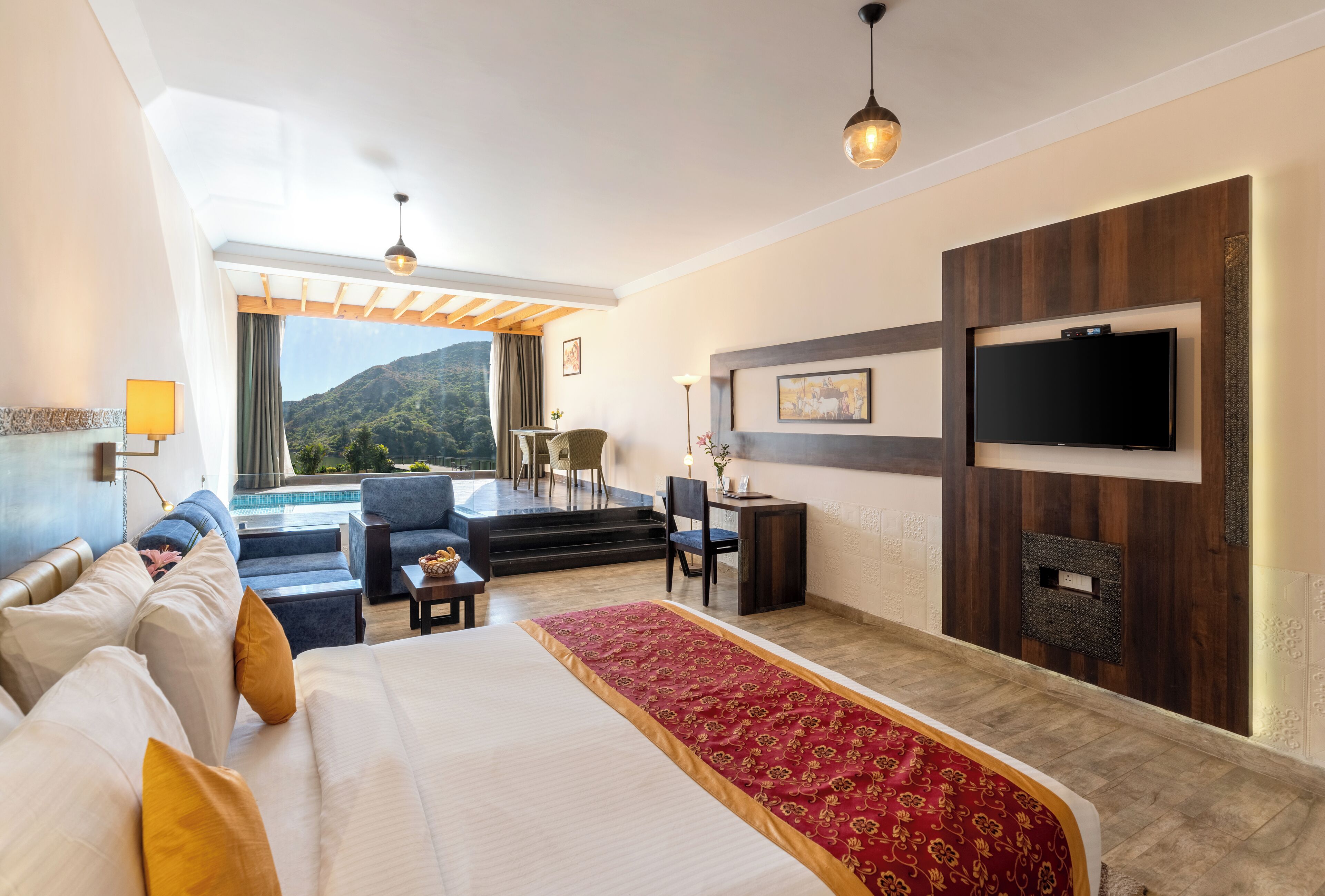 Super Deluxe Room with Plunge Pool | Minibar, brankas, meja kerja, dan kedap suara