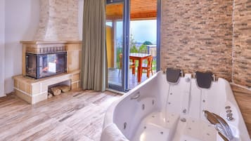 Premium Room | 1 bedroom, in-room safe, soundproofing, free WiFi