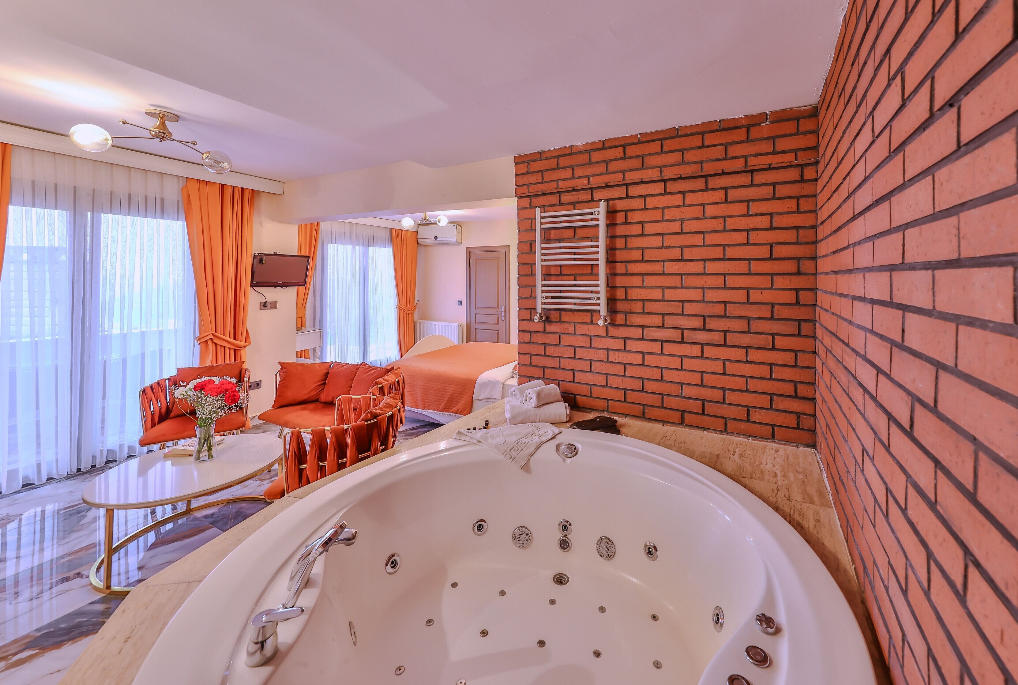 somineli jakuzili turuncu oda | 1 bedroom, in-room safe, soundproofing, free wifi