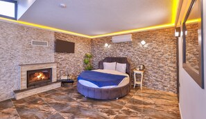 1 bedroom, in-room safe, soundproofing, free WiFi