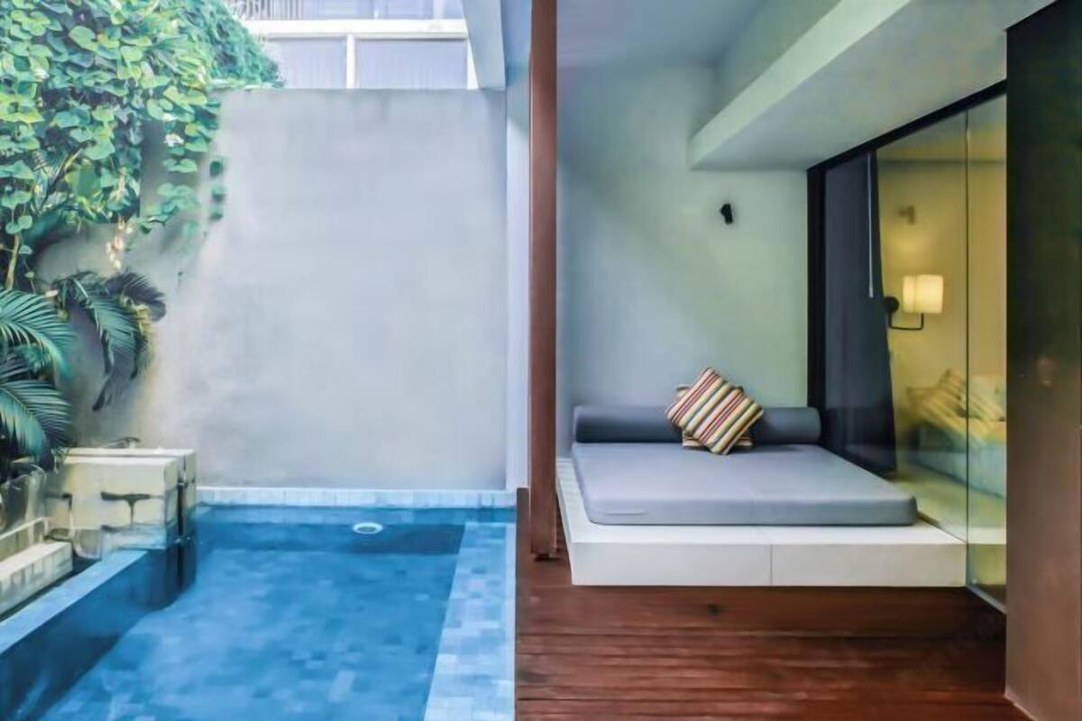 Tallelokero huoneessa, työpöytä, lisävuoteet, ilmainen Wi-Fi