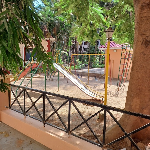 Außen-Kinderspielplatz