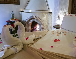 Chambre Double ( Tafoukte ) | In-room safe, individually decorated, individually furnished - Riad Gallery 49 (Marrakech)