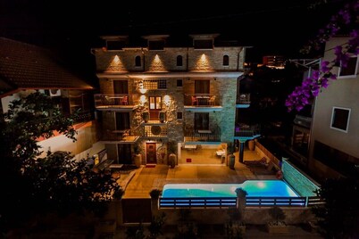 Leda suites
