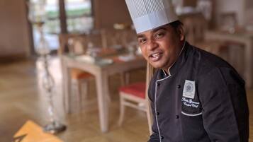 Spécialités Cuisine internationale, vue sur le jardin