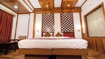 Premium Double or Twin Room, 1 Double Bed, Smoking, Mountain View | 1 bedroom, premium bedding, in-room safe, individually decorated