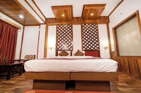 Premium Double or Twin Room, 1 Double Bed, Smoking, Mountain View | 1 bedroom, premium bedding, in-room safe, individually decorated