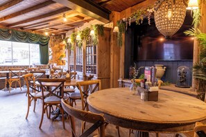 Restaurant - Dirty Bottles (Alnwick)