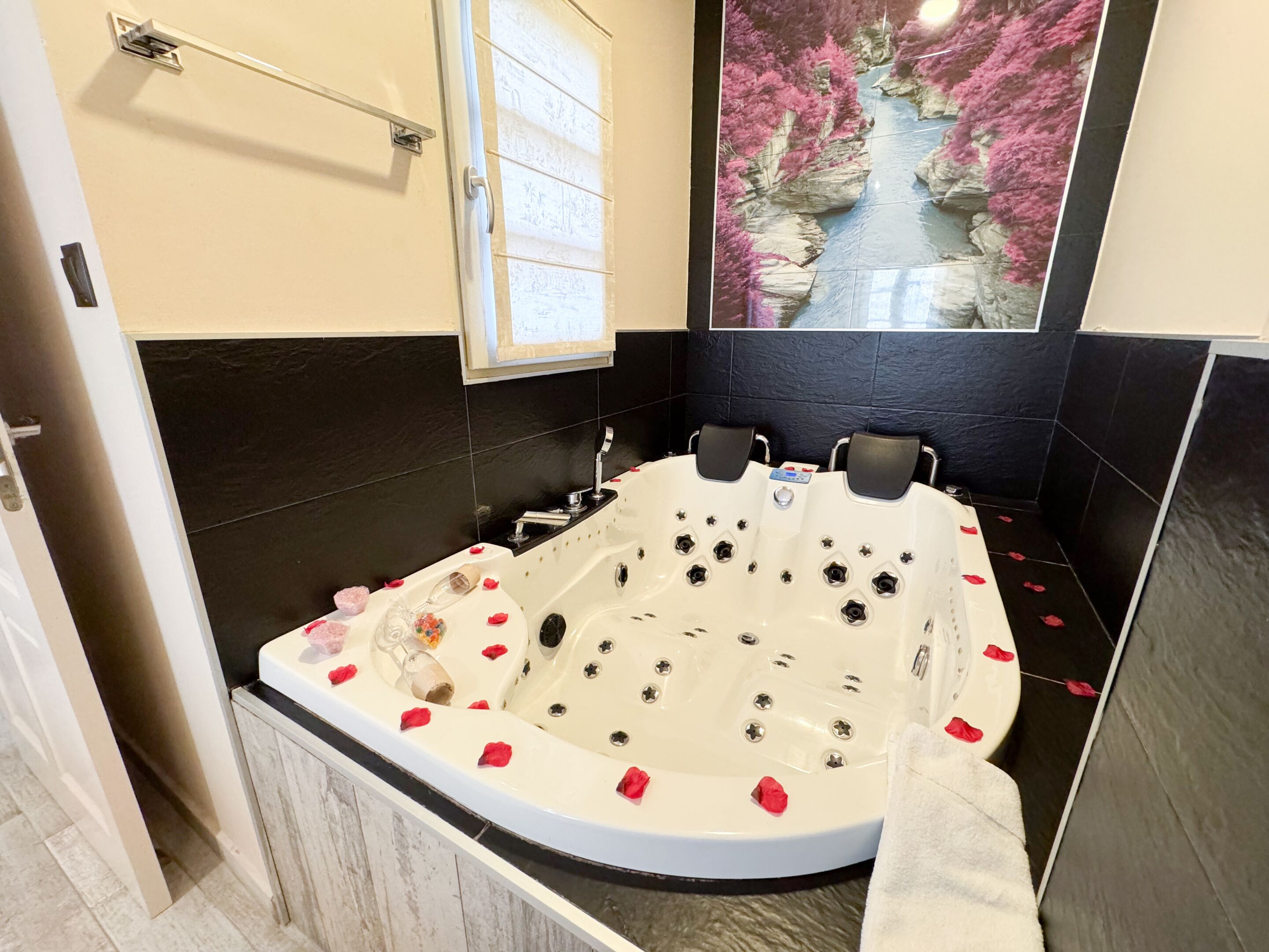 Photo - Akla Suites con Jacuzzi Santillana
