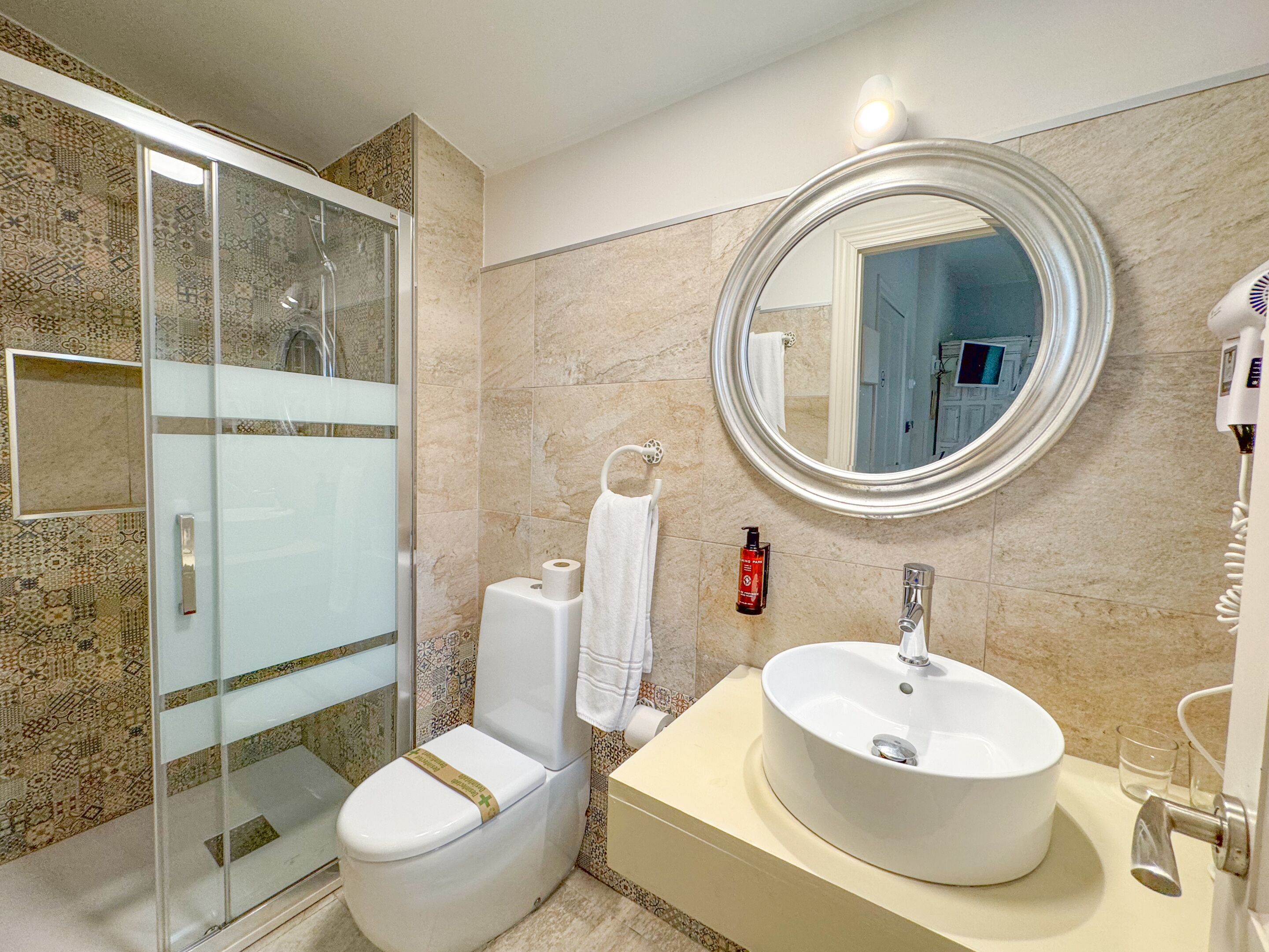 Familie suite, hot tub | Badkamer