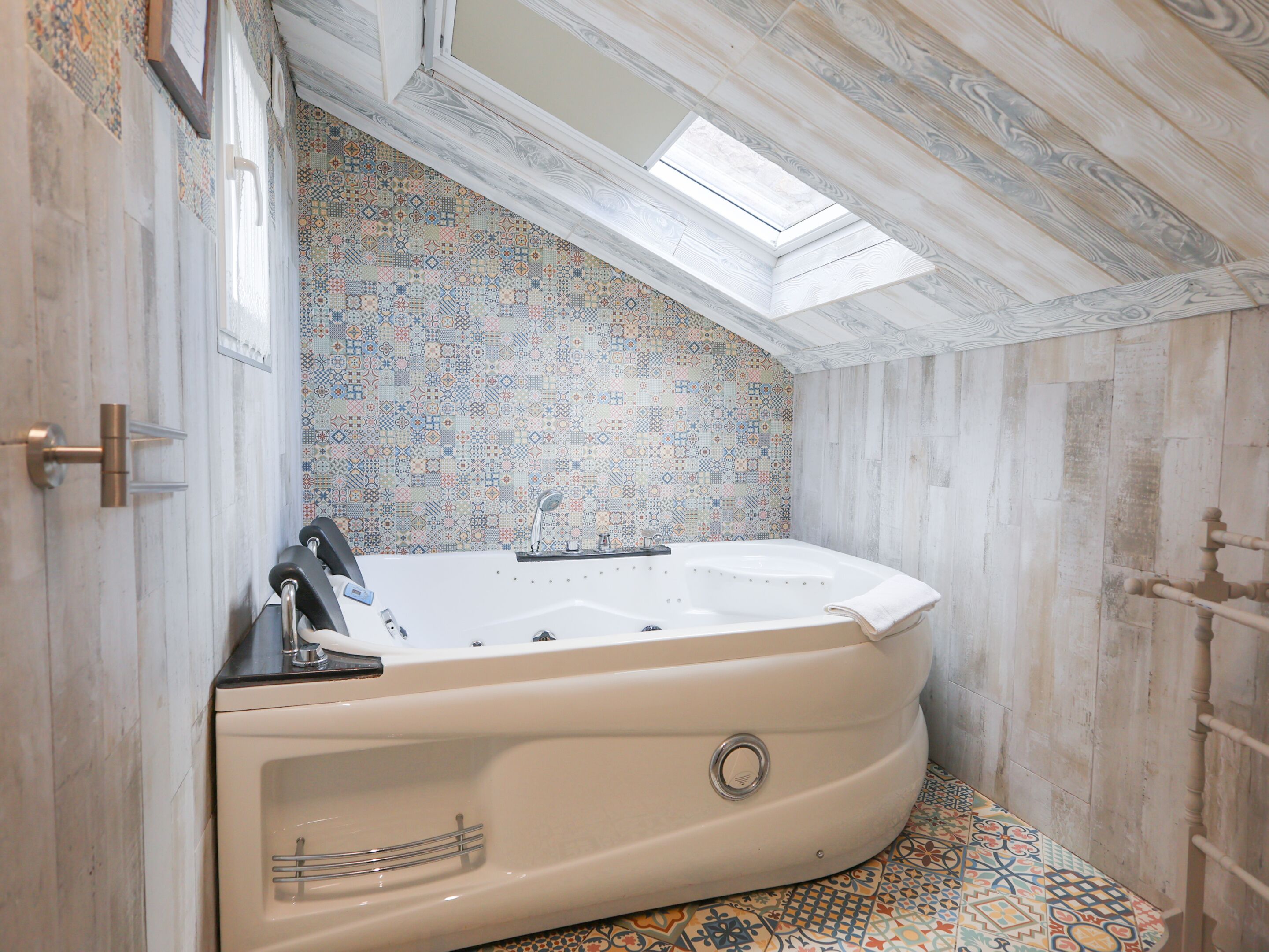Photo - Akla Suites con Jacuzzi Santillana