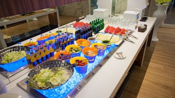 Daily self-service breakfast (TWD 440 per person)