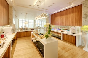 Daily self-service breakfast (TWD 440 per person) - Six Star Motel - Taoyuan (Taoyuan City)