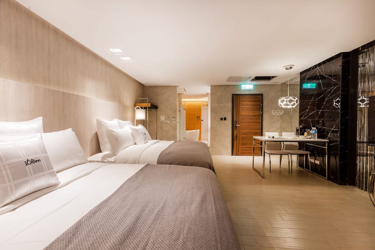 Business Quadruple Room (no garage) | Premium bedding, minibar, laptop workspace, blackout curtains