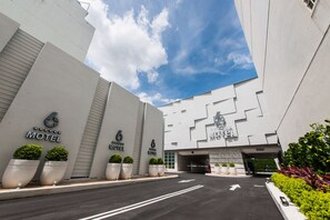 Property entrance - Six Star Motel - Taoyuan (Taoyuan City)