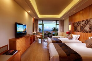 Kamar Panorama | Minibar, brankas, meja kerja, dan tirai kedap cahaya