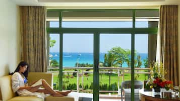 Panoramic Room | Living area