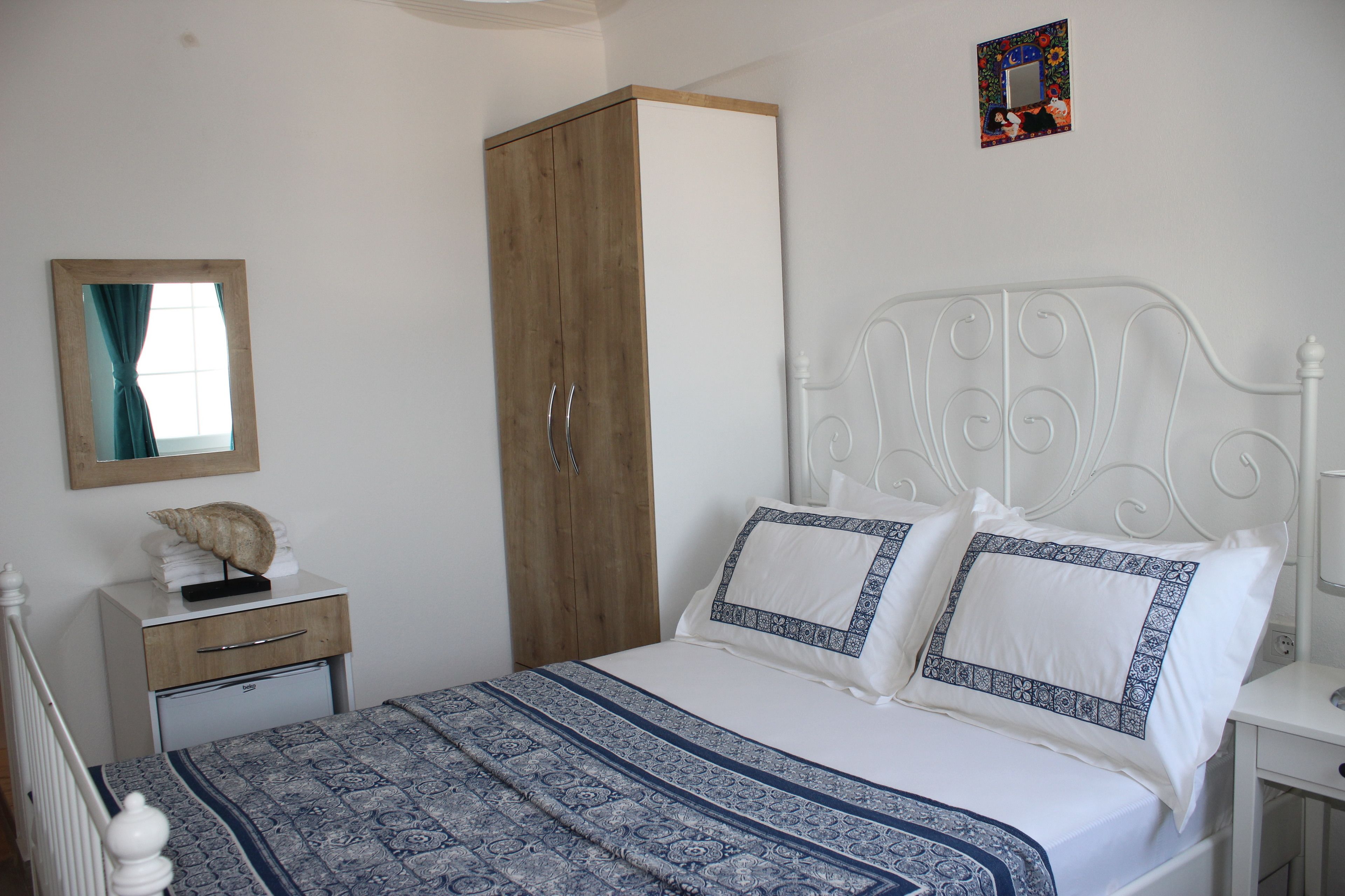 minibar, desk, iron/ironing board, free wifi