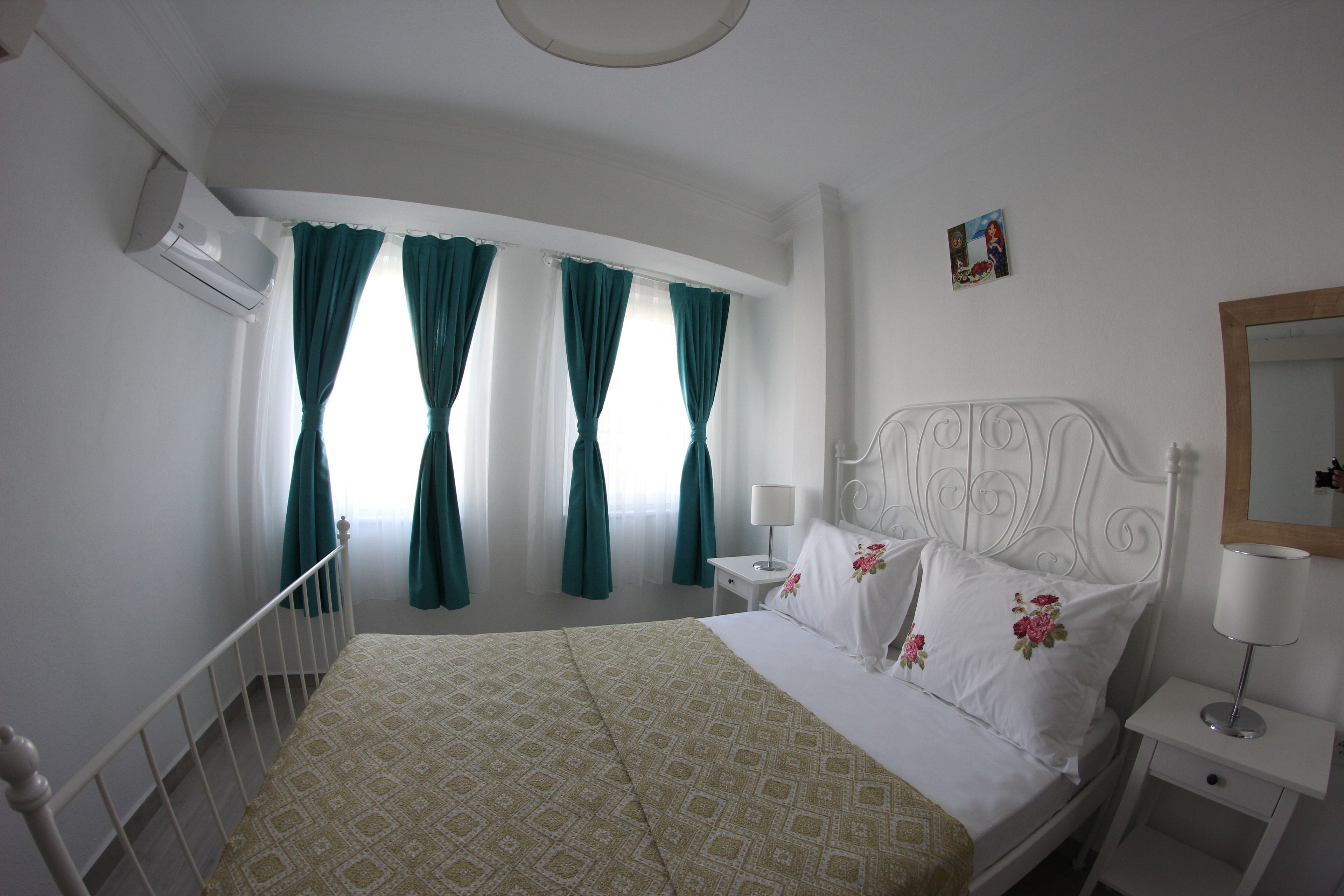 deluks cift kisilik oda | minibar, desk, iron/ironing board, free wifi