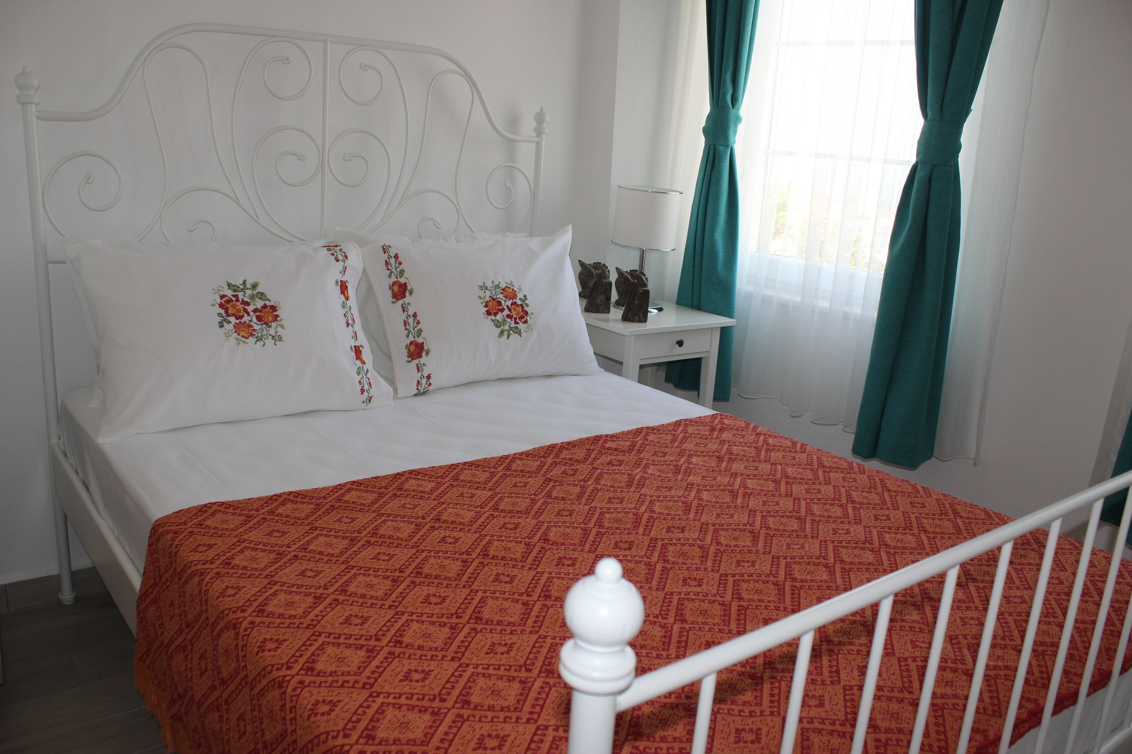 minibar, desk, iron/ironing board, free wifi