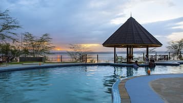 Outdoor pool, pool umbrellas, sun loungers