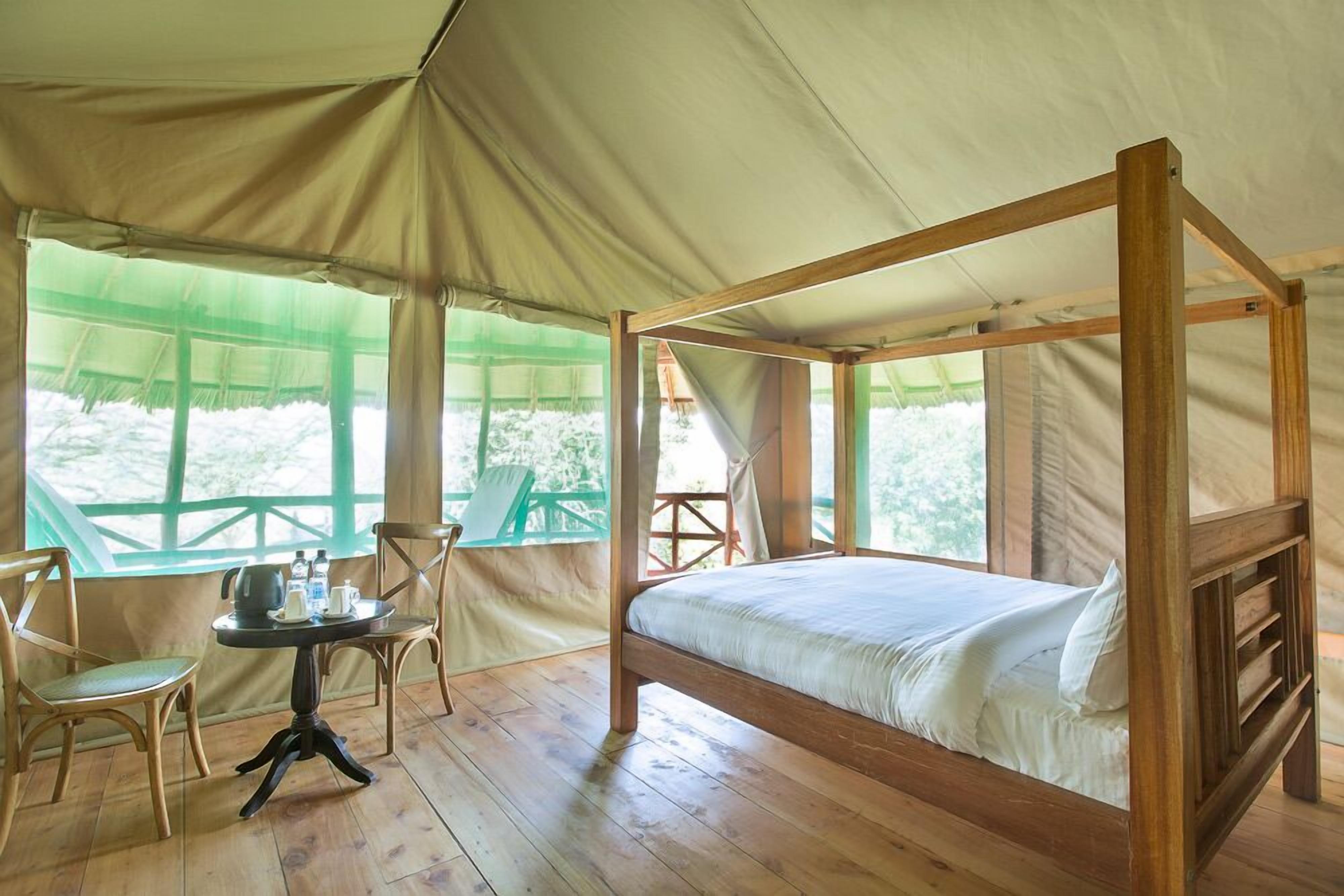 Frette Italian sheets, premium bedding, desk, soundproofing