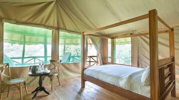 Frette Italian sheets, premium bedding, desk, soundproofing