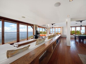 Smart TV 49-inci dengan saluran TV kabel, TV, dan Netflix