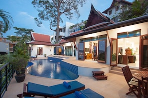 Villa 5 Bedrooms  | Terrace/patio - Adent View Villa (Patong)