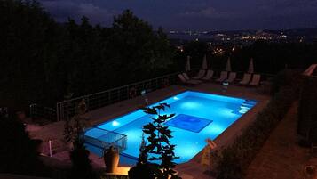 Outdoor pool, sun loungers