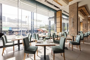 Restaurant - The Marina Phuket Hotel (Patong)