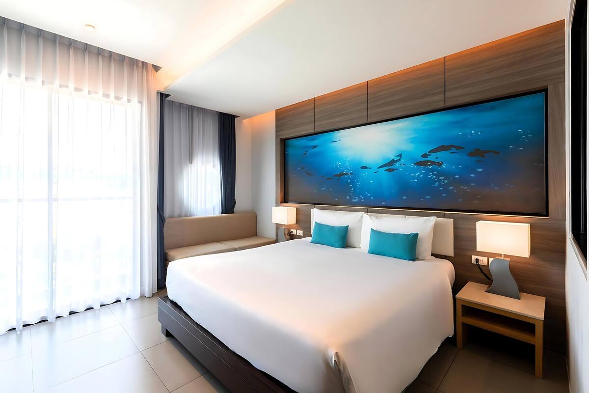 Minibar, in-room safe, rollaway beds, free WiFi