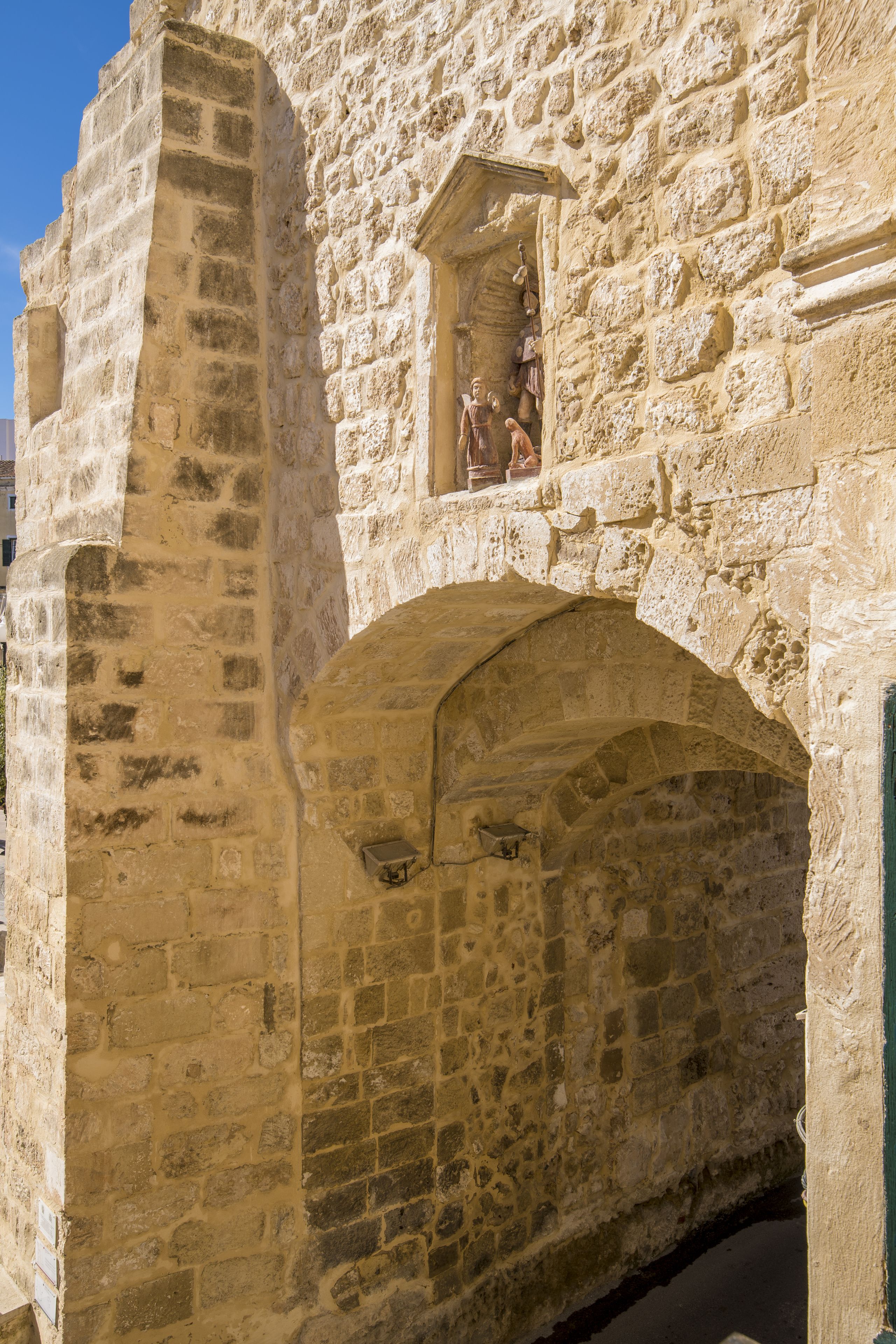 junior suite, 1 queen bed, hot tub, city view | down duvets, free minibar items, in-room safe, laptop workspace