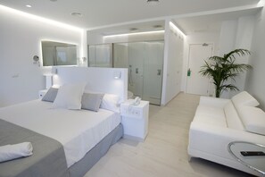 Down duvets, free minibar items, in-room safe, laptop workspace