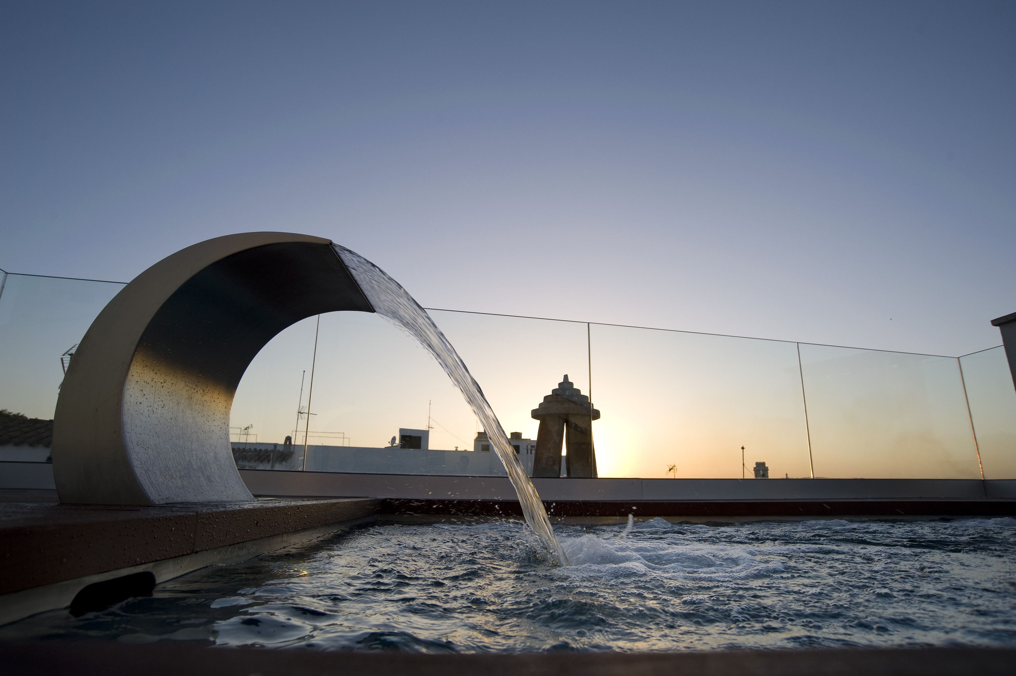 야외 수영장, 수영장 파라솔, 일광욕 의자