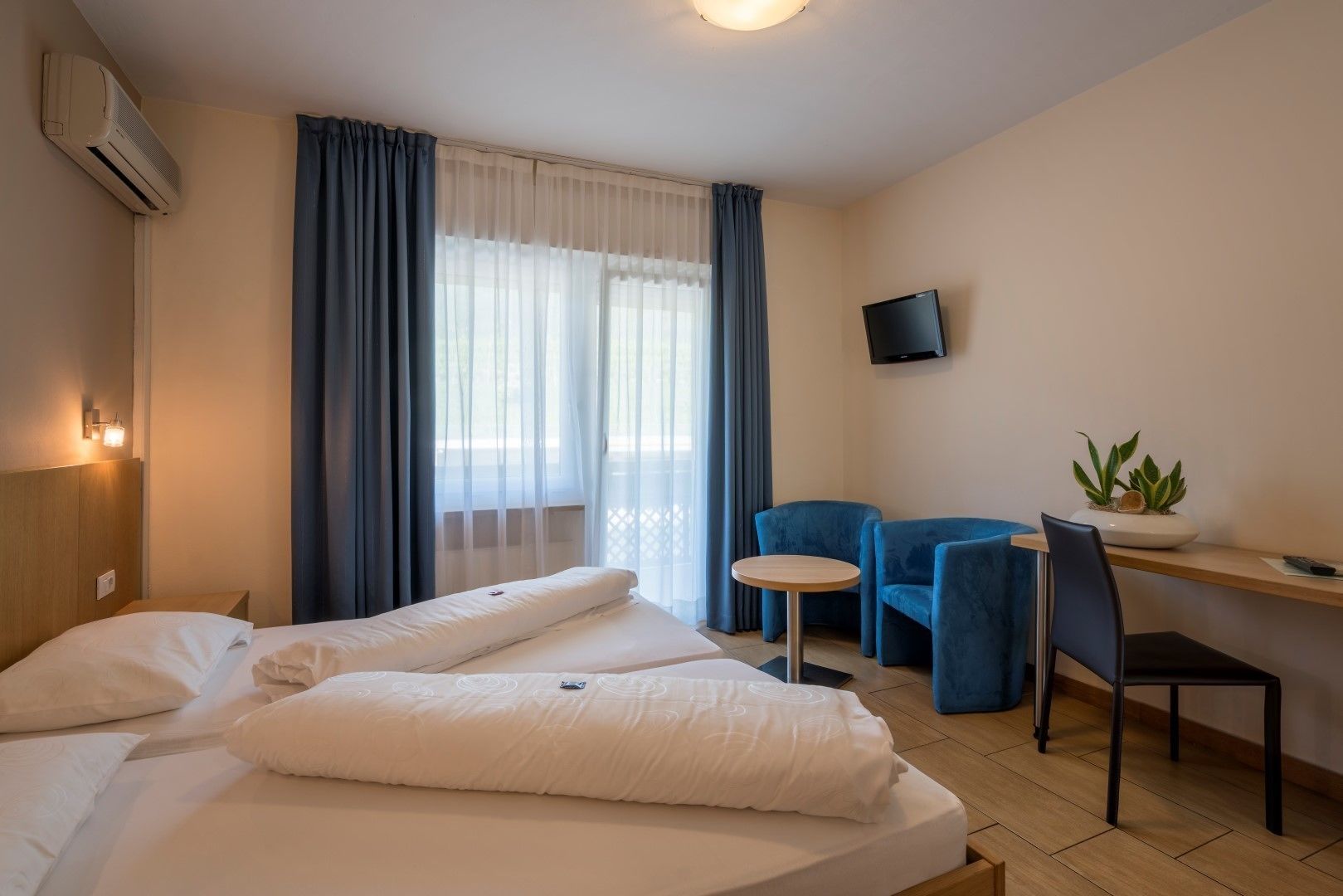 in-room safe, desk, iron/ironing board, free cots/infant beds