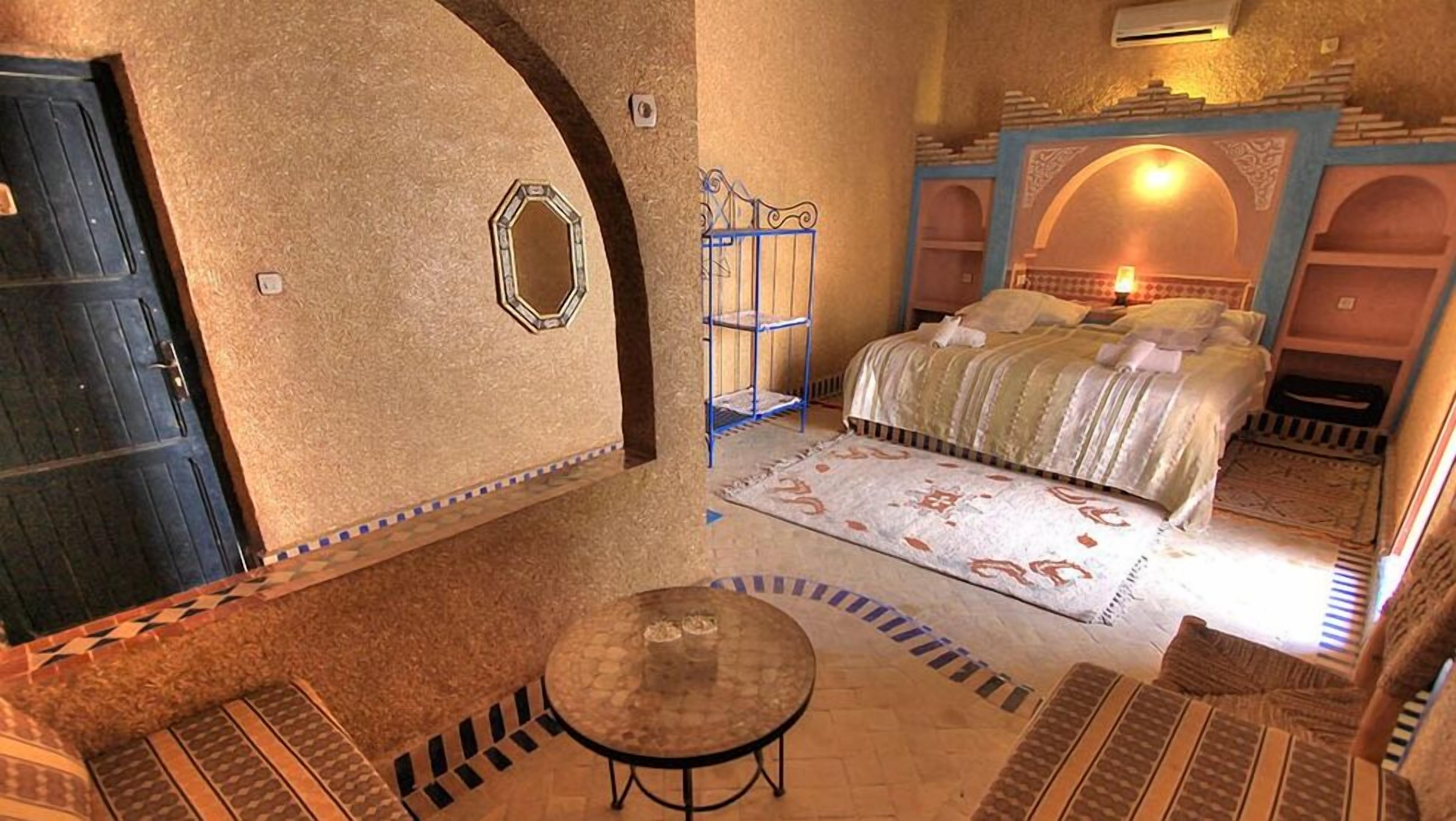 Chambre Confort Double ou avec lits jumeaux | Literie de qualité supérieure, rideaux occultants, Wi-Fi gratuit