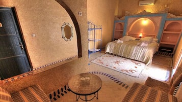 Chambre Confort Double ou avec lits jumeaux | Literie de qualité supérieure, rideaux occultants, Wi-Fi gratuit