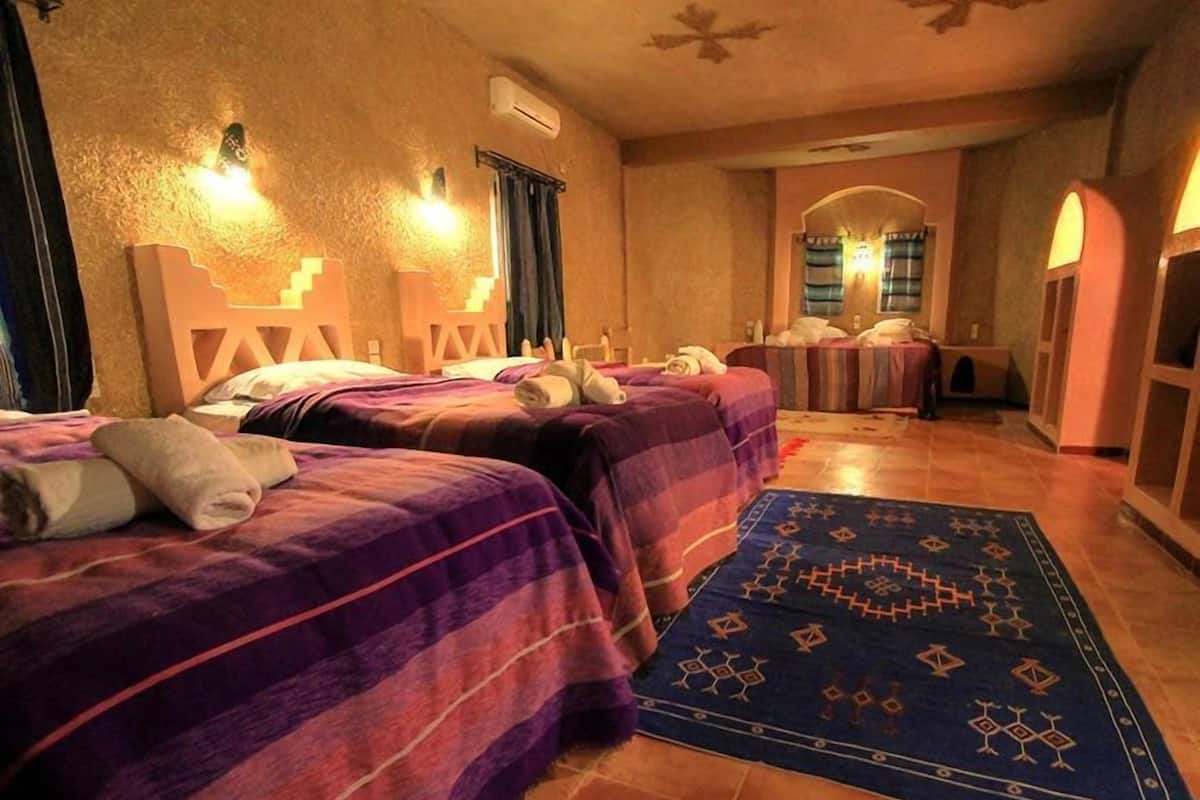 Family Room | Peralatan tempat tidur premium, langsir/tirai gelap terus