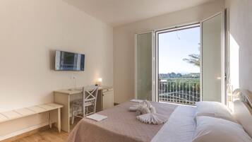 Premium bedding, in-room safe, desk, soundproofing