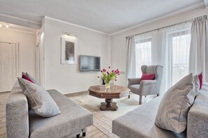 Deluxe-Apartment, 3 Schlafzimmer (Jaworskiego Street 5) | Wohnzimmer