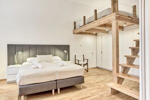 Design Apartment, 1 Bedroom (14 Zacisze Street) | Hypo-allergenic bedding, individually decorated, individually furnished