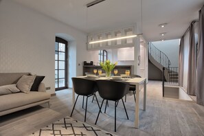 Apartment, 3 Bedrooms (Garncarska Street 5) | Living area