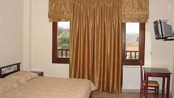 Classic Double or Twin Room | In-room safe, soundproofing, free WiFi