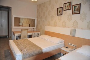 Chambre Familiale | Minibar, bureau, Wi-Fi gratuit