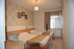Chambre Familiale | Minibar, bureau, Wi-Fi gratuit