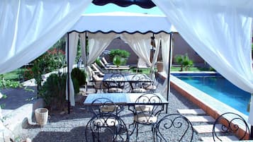 Outdoor pool, pool umbrellas, pool loungers