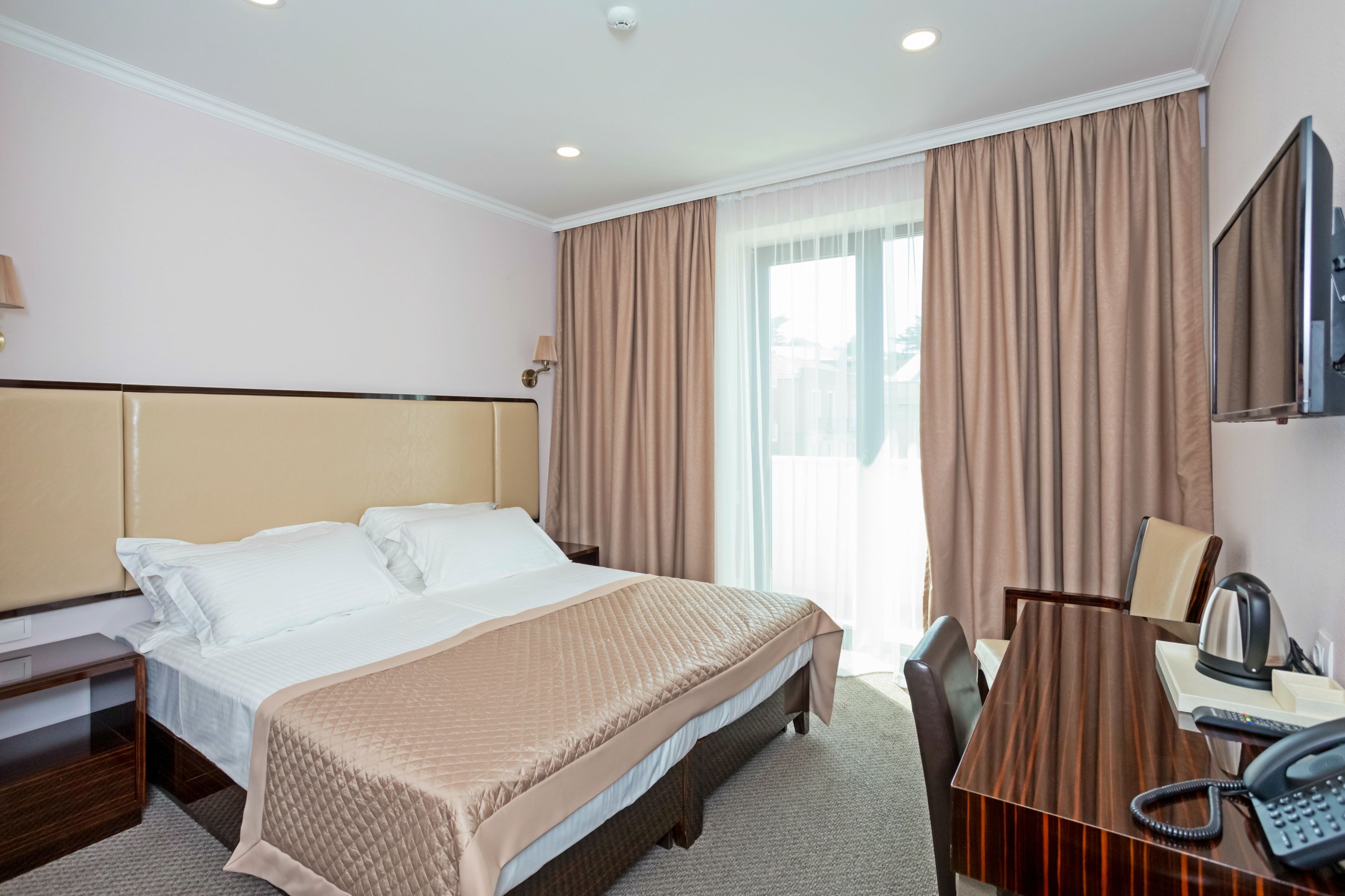 premium bedding, minibar, in-room safe, desk