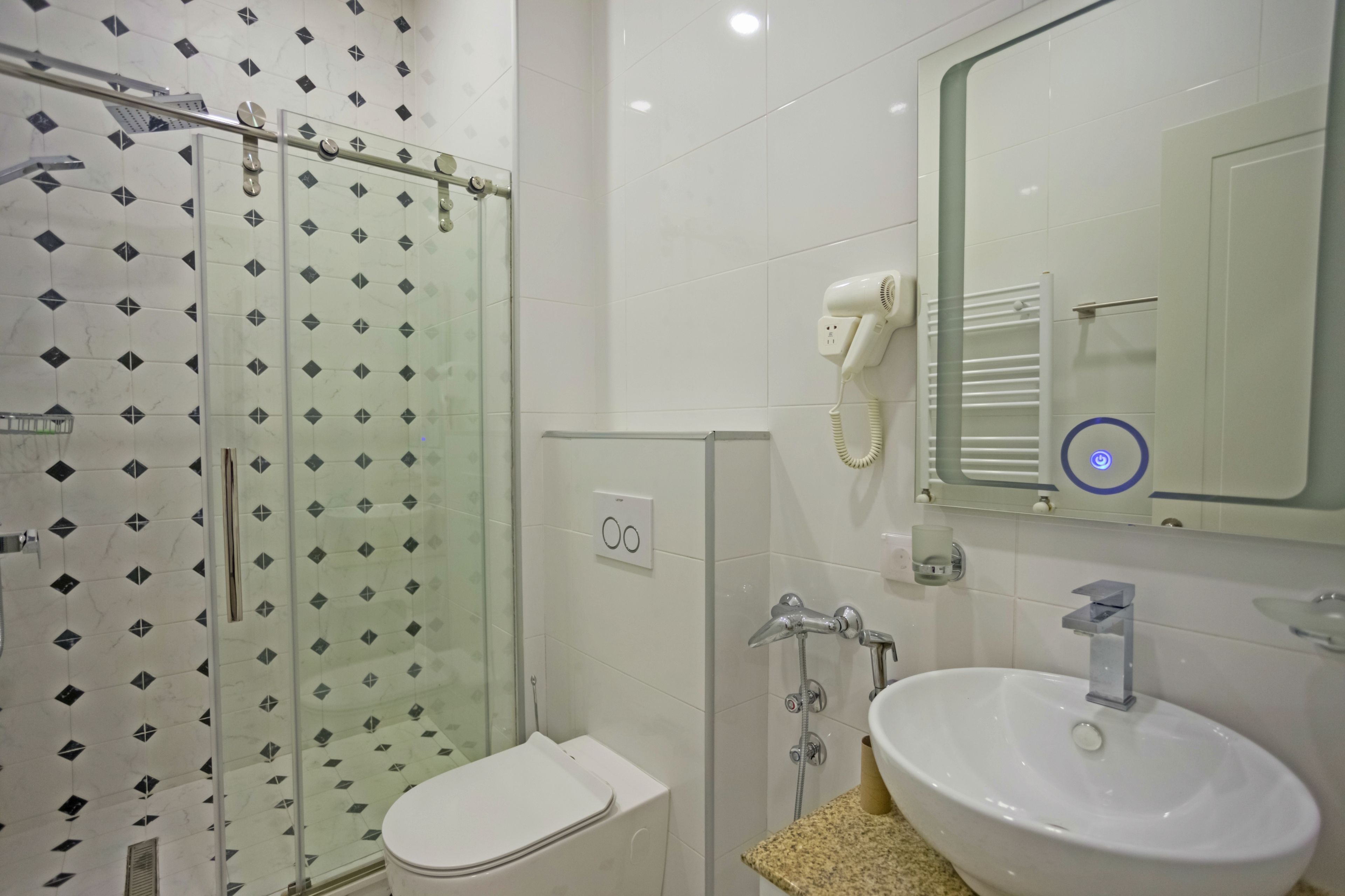 deluxe double or twin room, mountain view, mountainside | bathroom | shower, free toiletries, hair dryer, bathrobes